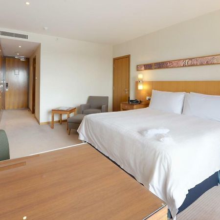 Canary Riverside Plaza Hotel Londres Exterior foto A room at the hotel
