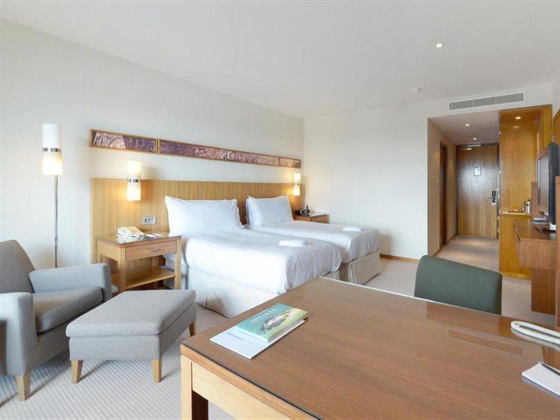 Canary Riverside Plaza Hotel Londres Exterior foto A room at the hotel
