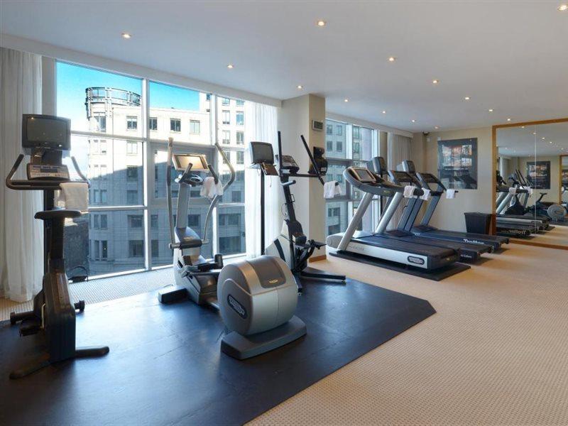 Canary Riverside Plaza Hotel Londres Exterior foto The gym at the 100 Queen's Gate