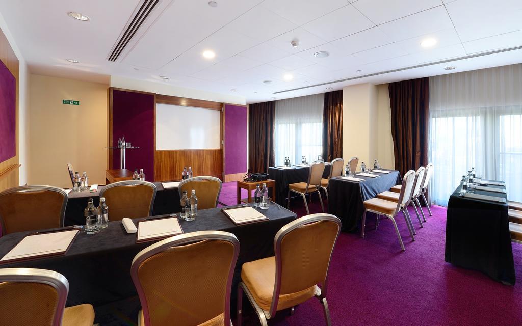Canary Riverside Plaza Hotel Londres Exterior foto Meeting room