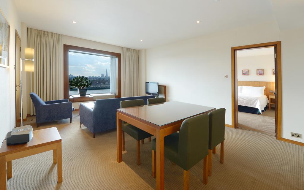 Canary Riverside Plaza Hotel Londres Exterior foto A suite at the InterContinental London - The O2